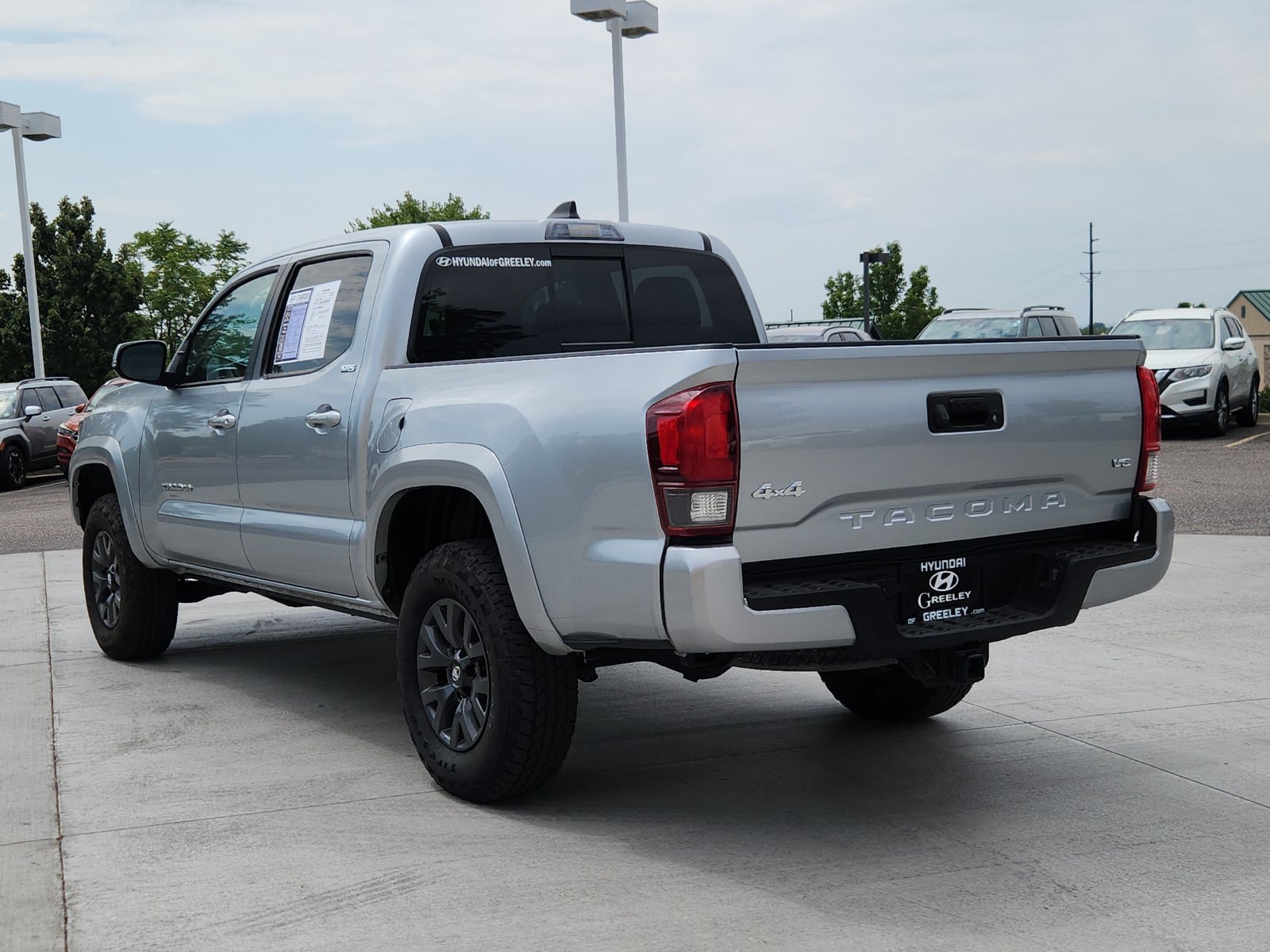 Used 2023 Toyota Tacoma SR5 w/ Technology Package AWD/4WD image 3