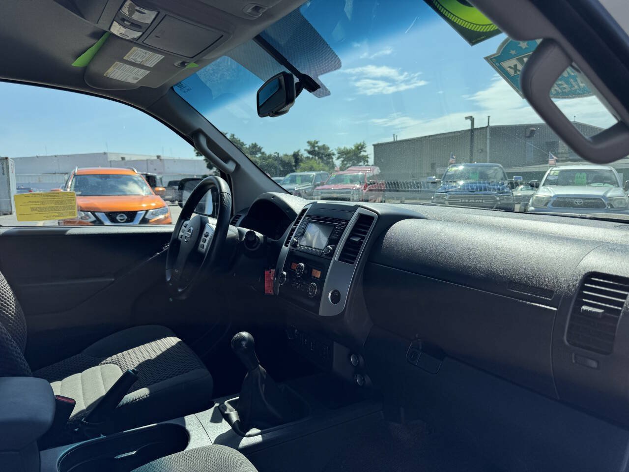 Used 2015 Nissan Frontier SV AWD/4WD image 28