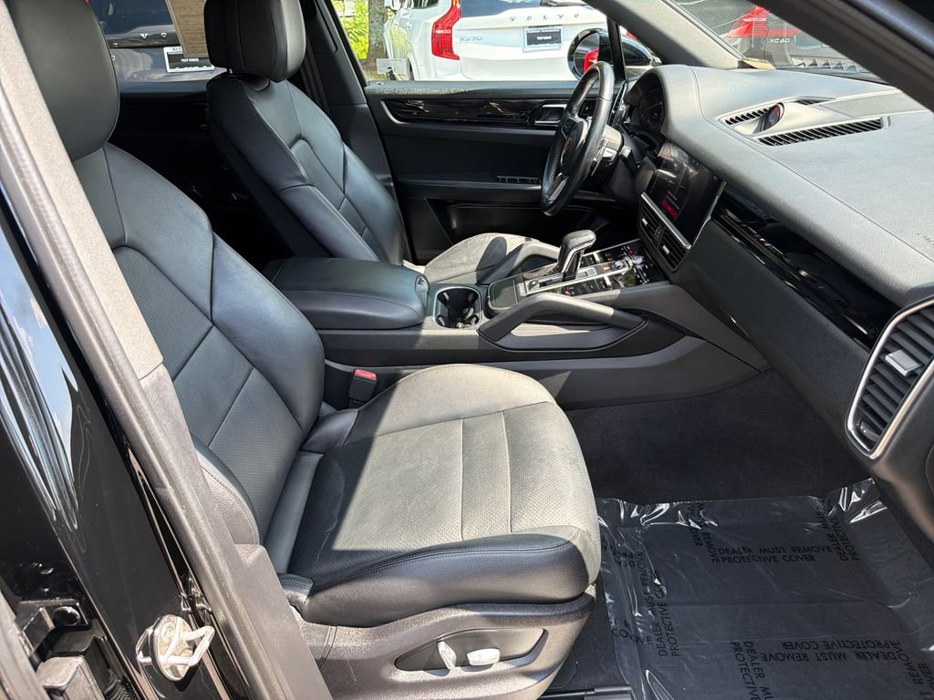 Used 2020 Porsche Cayenne AWD/4WD image 13