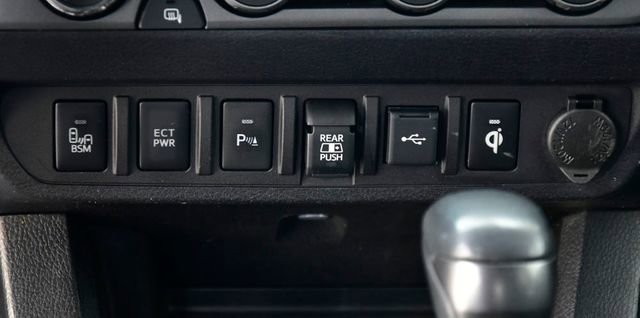 Used 2020 Toyota Tacoma TRD Sport w/ TRD Premium Sport Package image 23