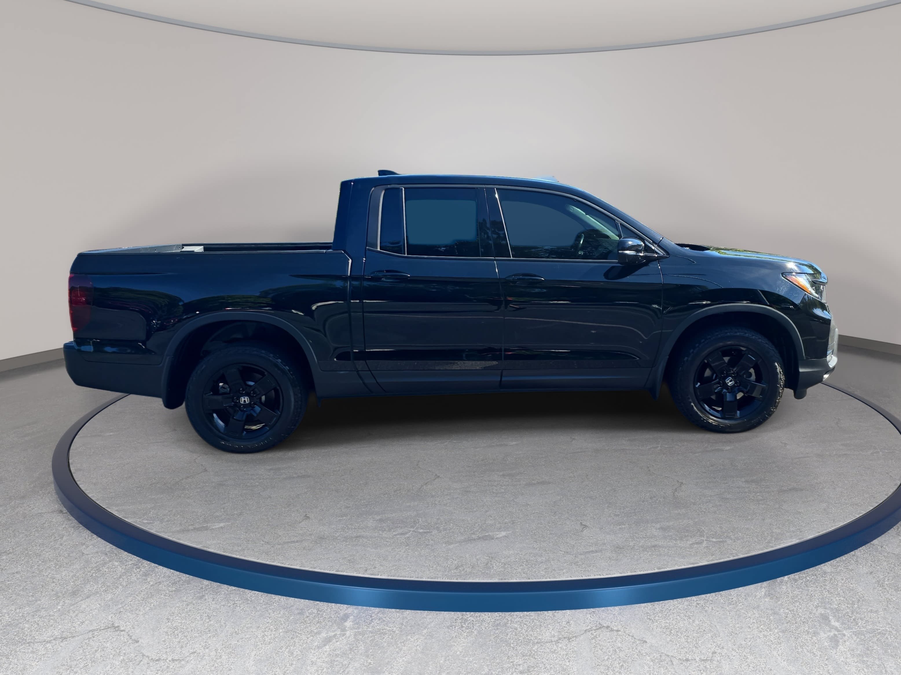 Certified 2025 Honda Ridgeline Black Edition image 4