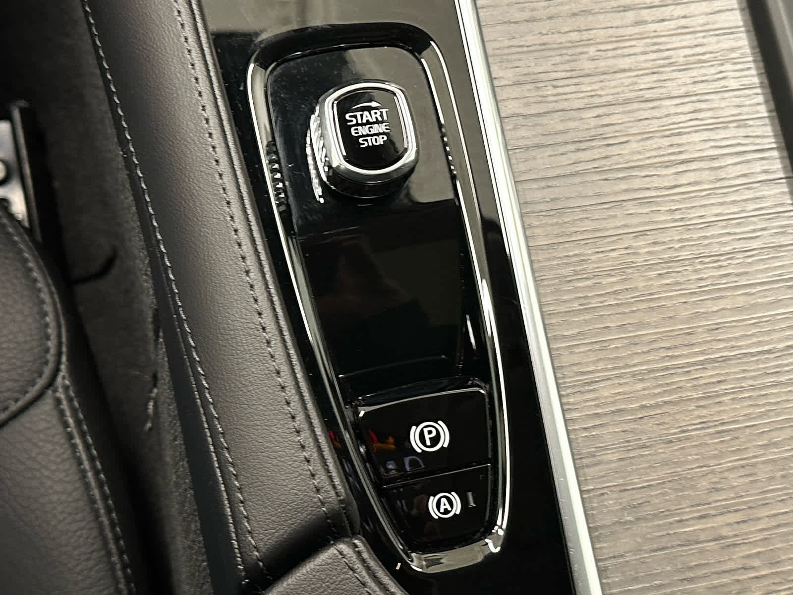 Used 2023 Volvo S90 B6 Plus AWD/4WD image 30