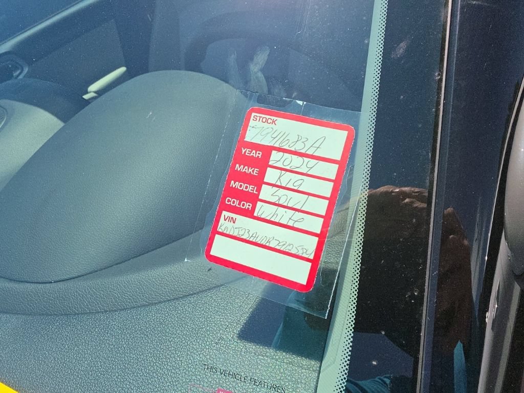 Certified 2024 Kia Soul LX FWD image 9