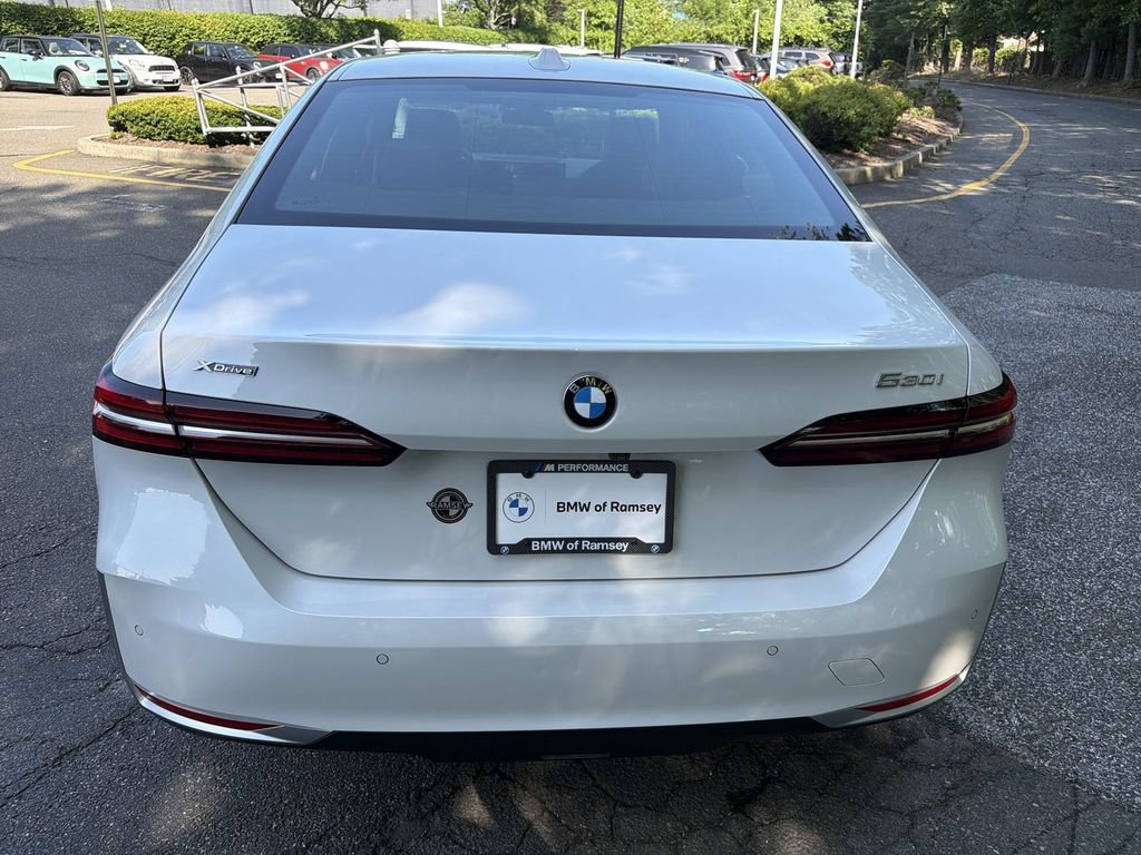 Used 2024 BMW 530i xDrive w/ Premium Package AWD/4WD image 13