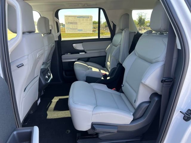 New 2025 Ford Expedition Max Active image 12