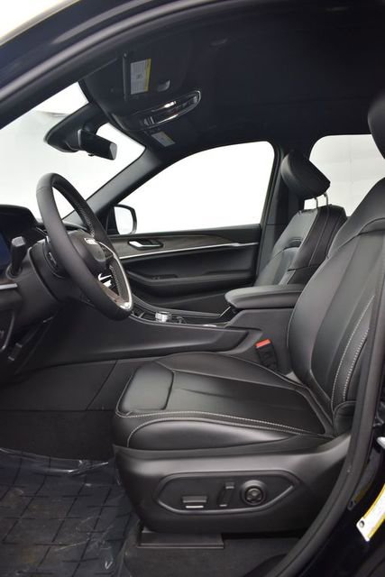 New 2026 Jeep Grand Cherokee Limited image 9