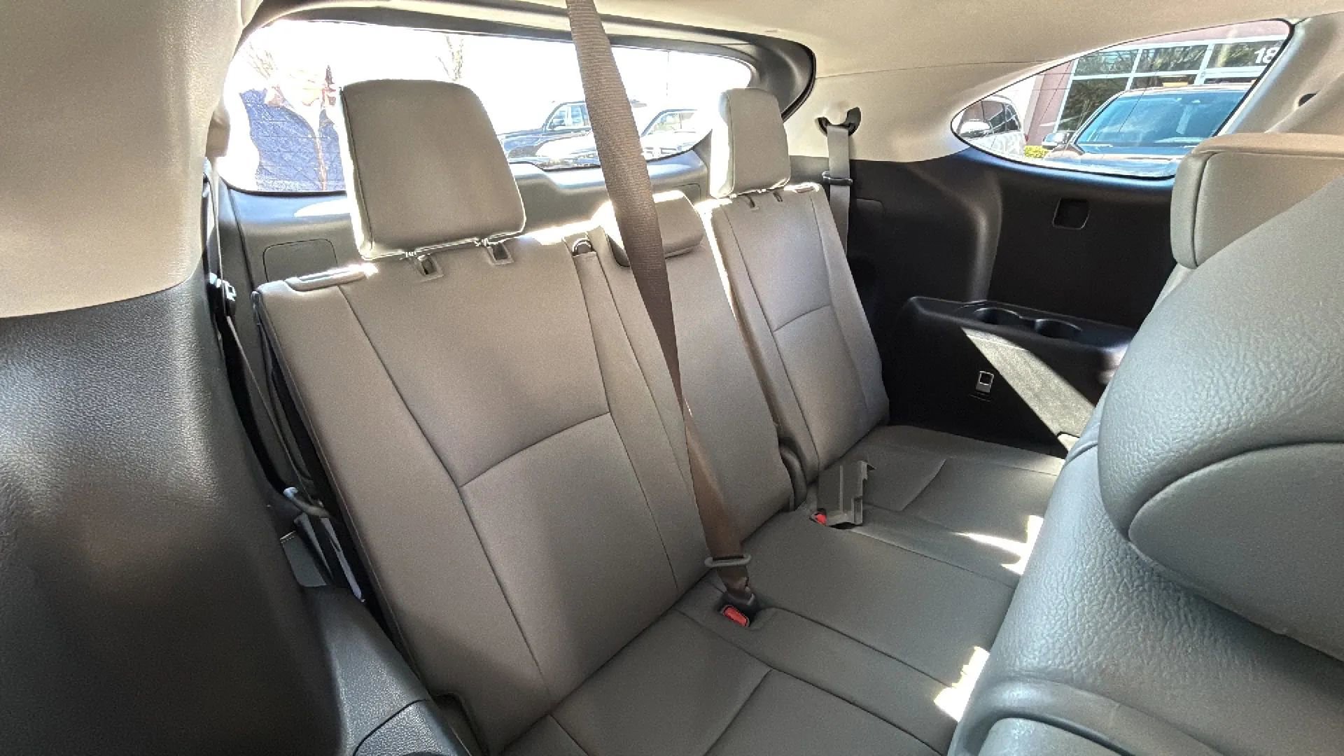 Used 2023 Toyota Highlander XLE image 24