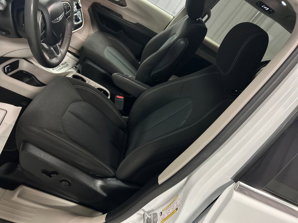 Used 2024 Chrysler Voyager LX FWD image 12