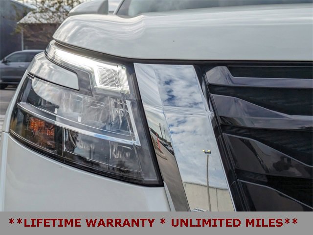 Used 2022 Nissan Pathfinder SV image 11