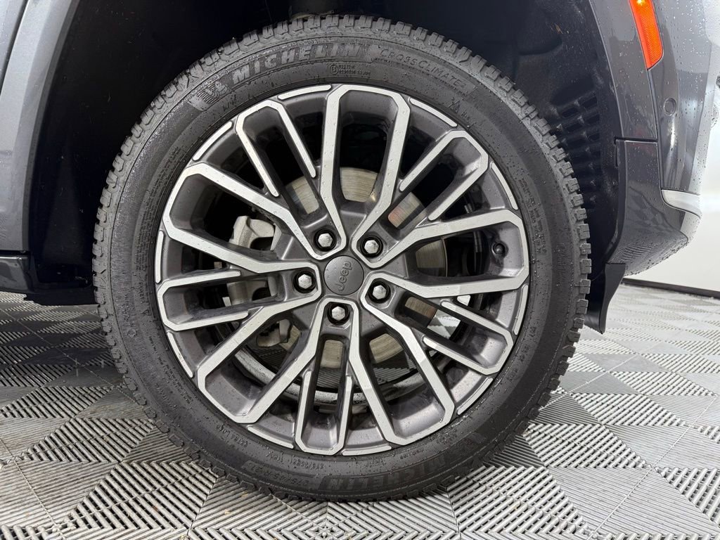 Used 2022 Jeep Grand Cherokee L Summit image 11