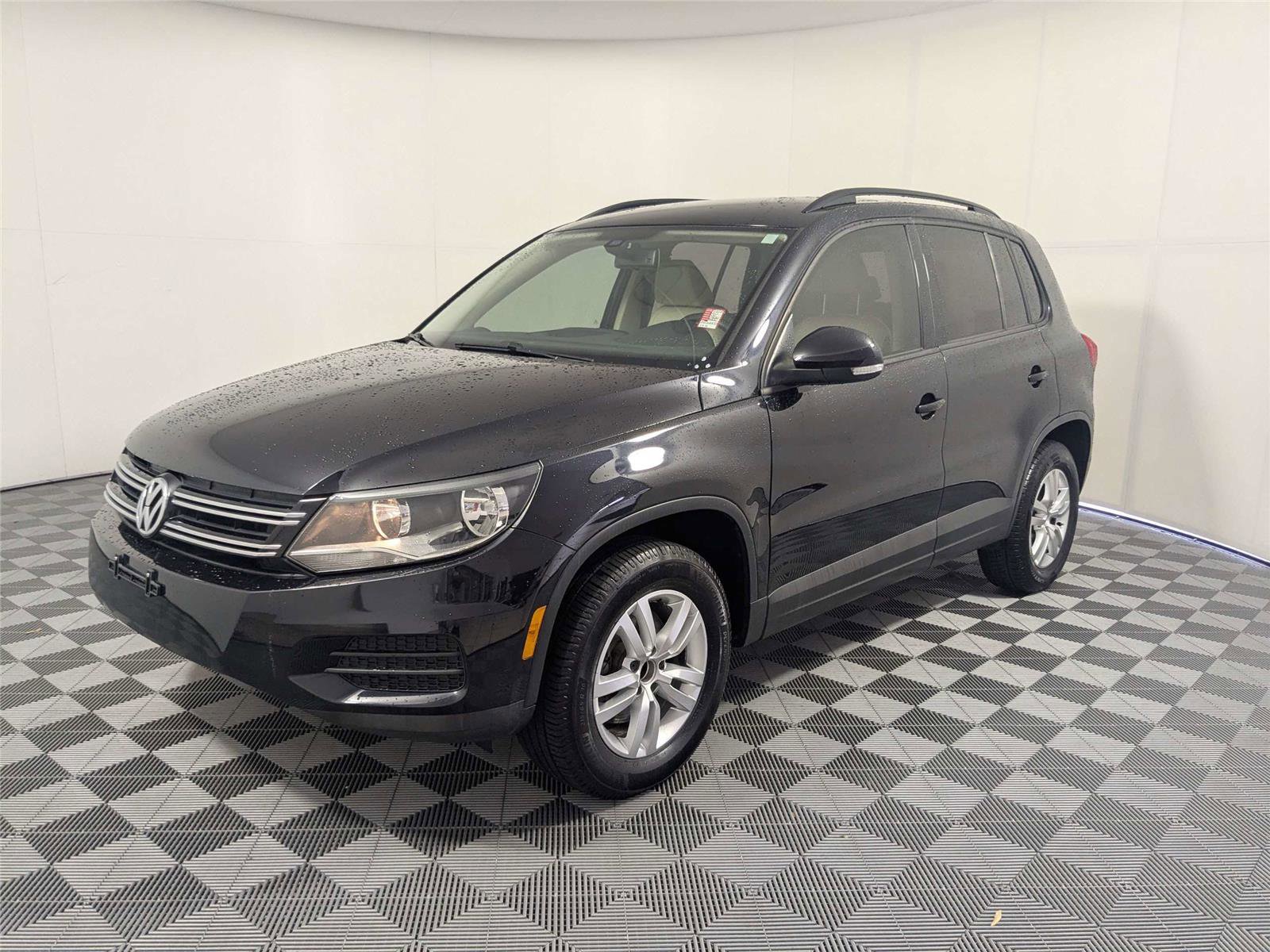 Used 2017 Volkswagen Tiguan S video 2