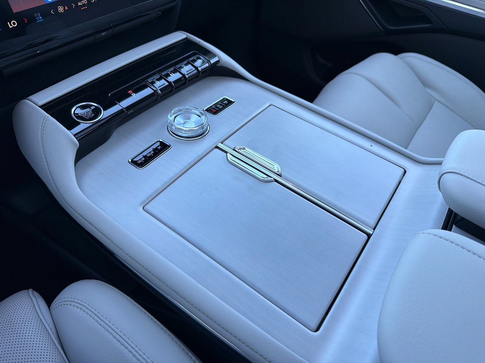 New 2026 Lincoln Navigator L Reserve AWD/4WD image 29