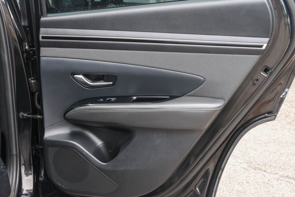 Used 2022 Hyundai Tucson Limited FWD image 11