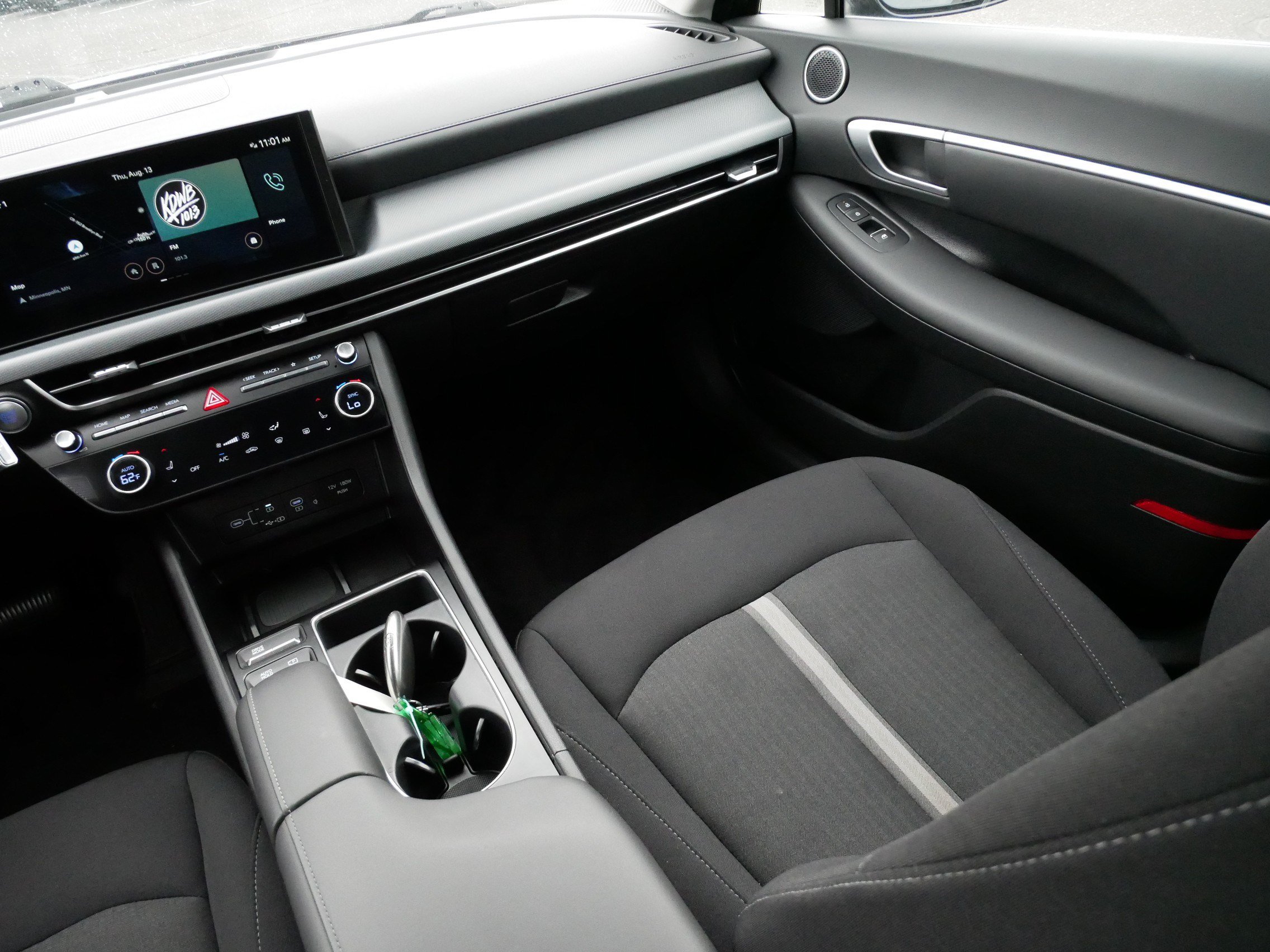 Used 2024 Hyundai Sonata SEL w/ Convenience Package FWD image 11