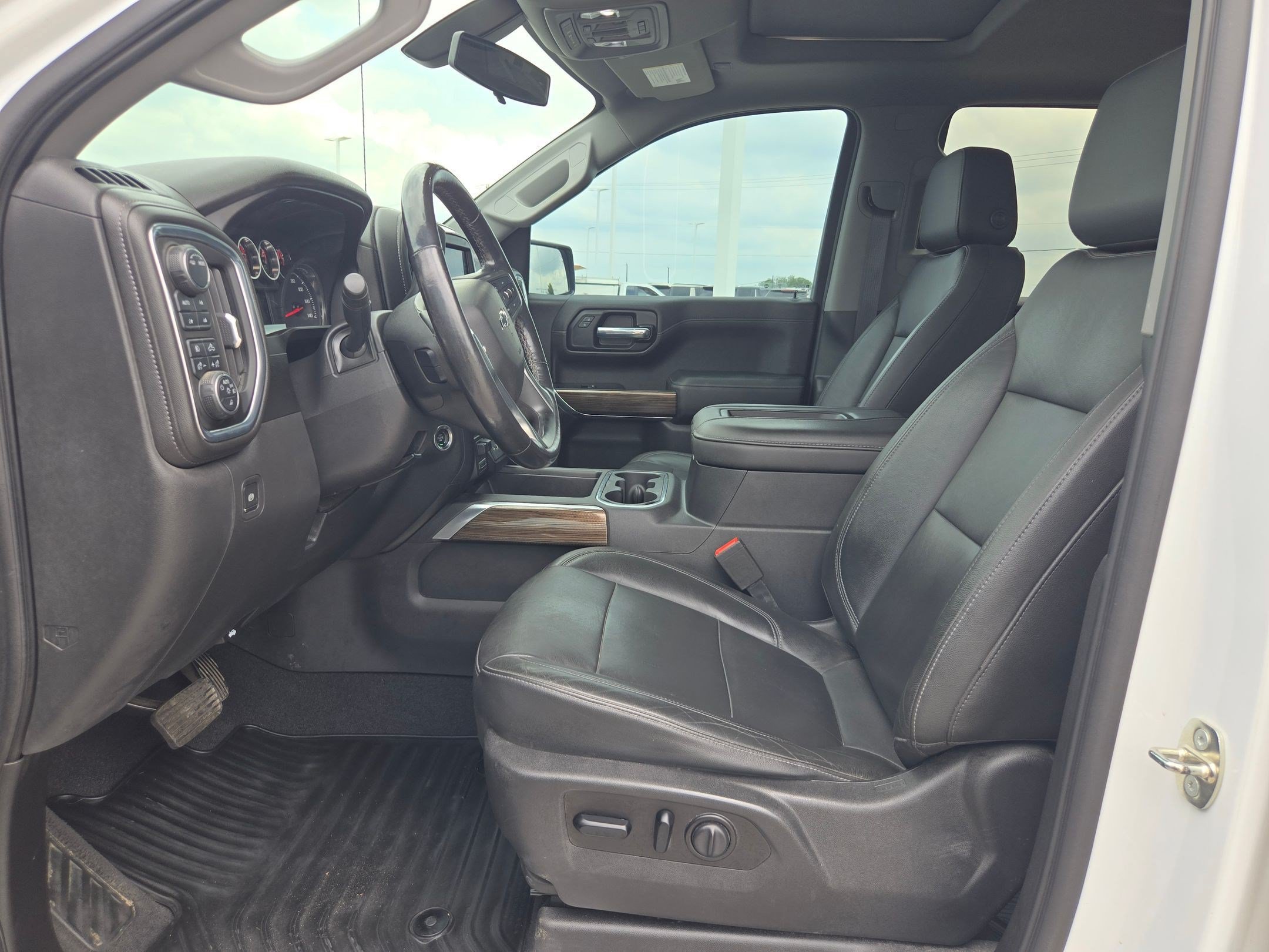 Certified 2020 Chevrolet Silverado 1500 RST w/ Texas Edition AWD/4WD image 9