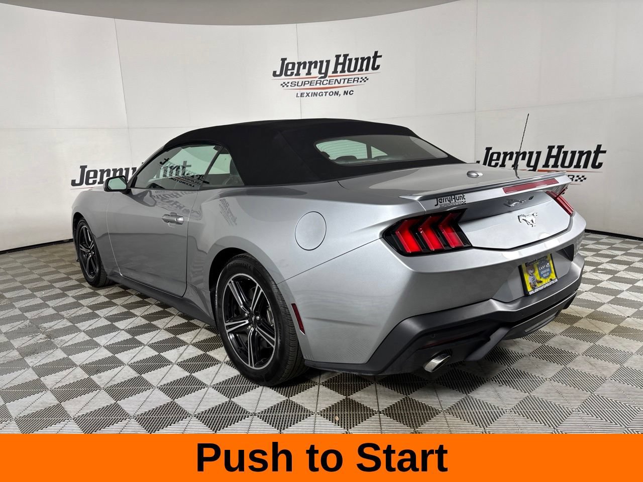Used 2025 Ford Mustang Premium RWD image 9