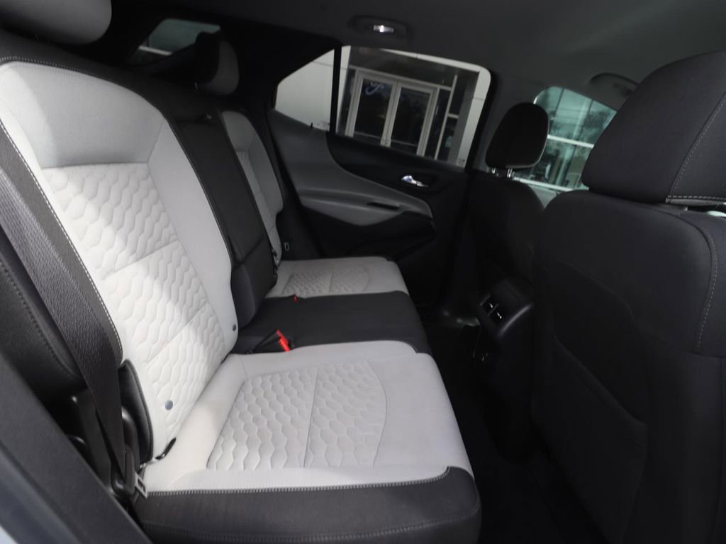 Used 2020 Chevrolet Equinox LS w/ LS Convenience Package image 24