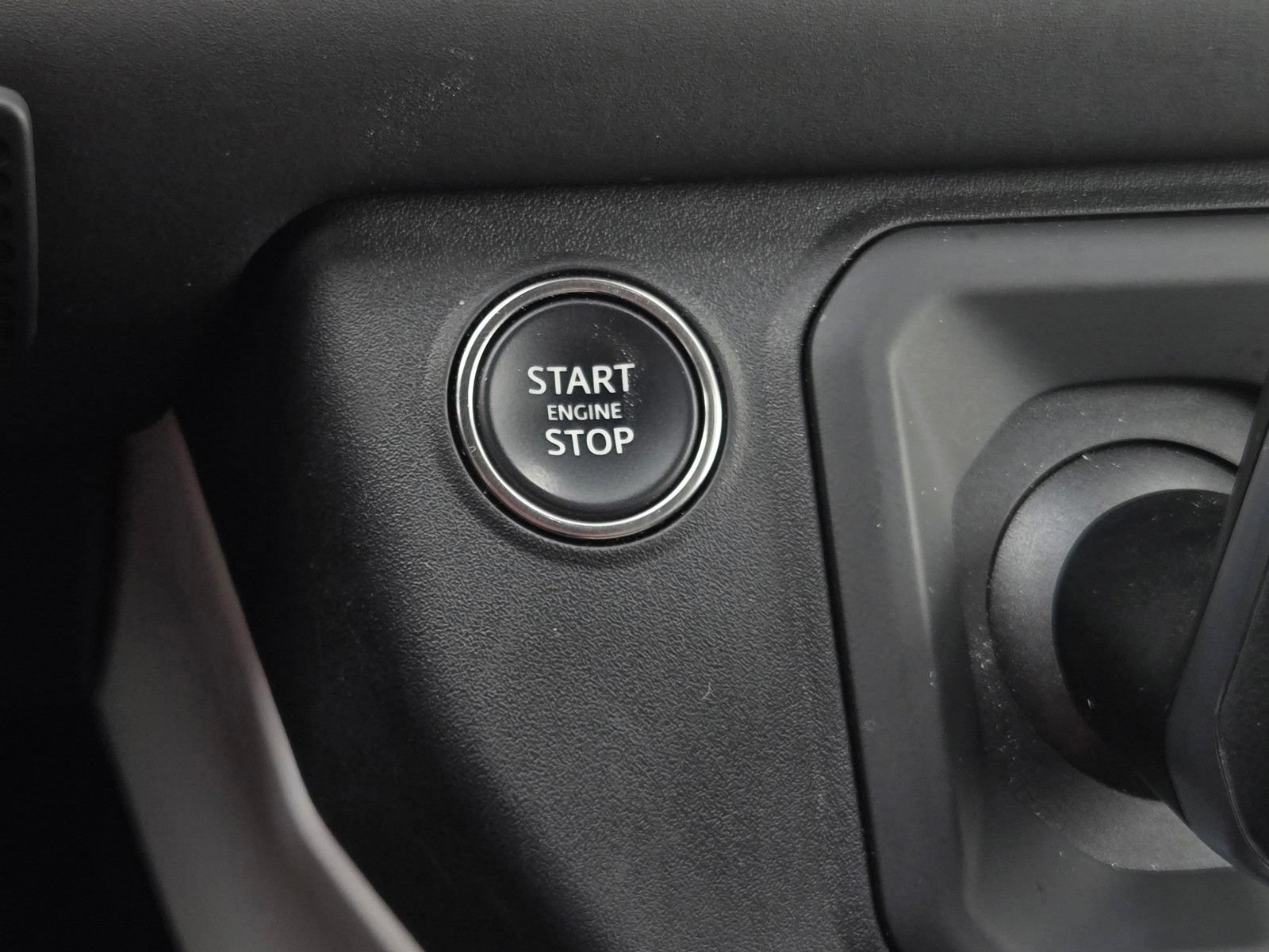 Used 2025 Land Rover Defender 110 S AWD/4WD image 21