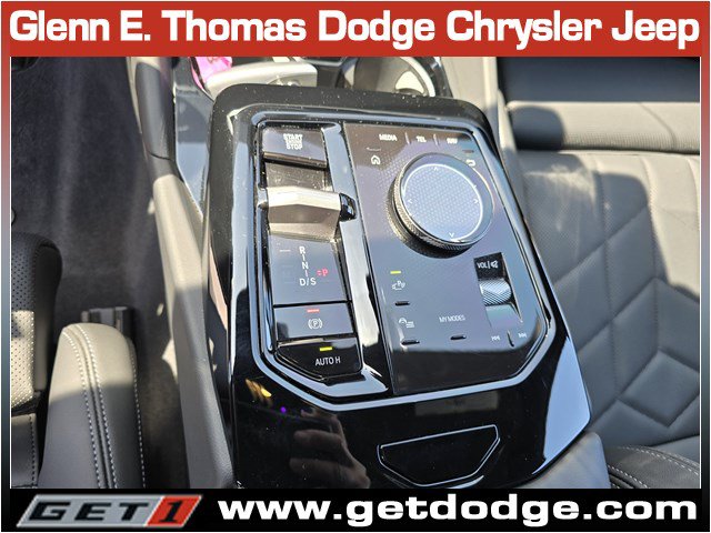 Used 2025 BMW 530i w/ M Sport Package RWD image 18