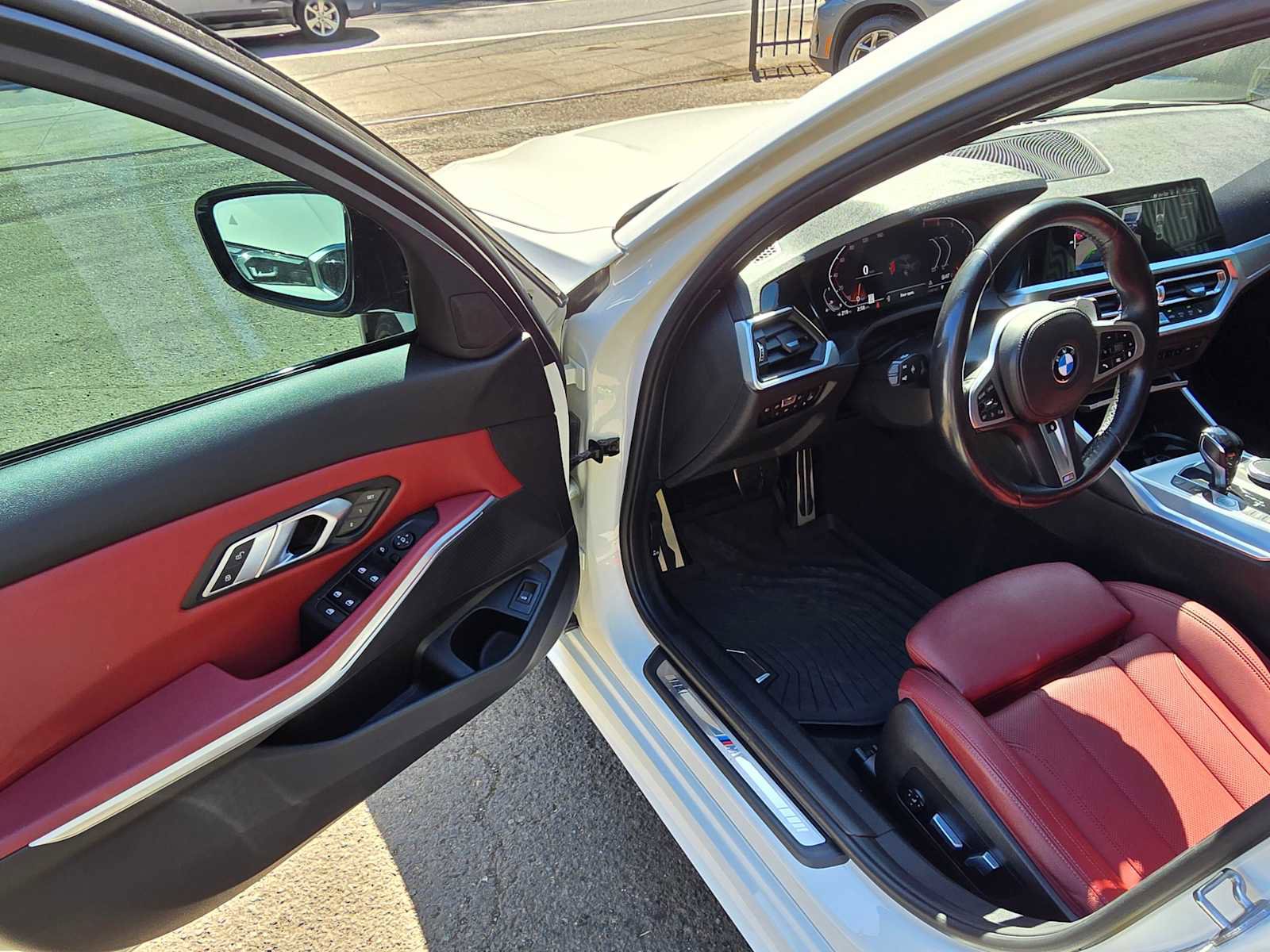 Used 2022 BMW 330i xDrive Sedan w/ M Sport Package image 19