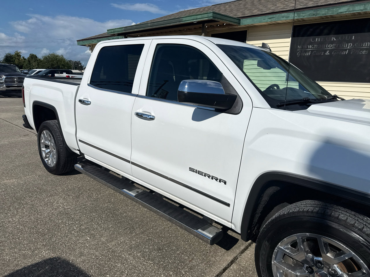 Used 2017 GMC Sierra 1500 SLT w/ SLT Premium Package image 9