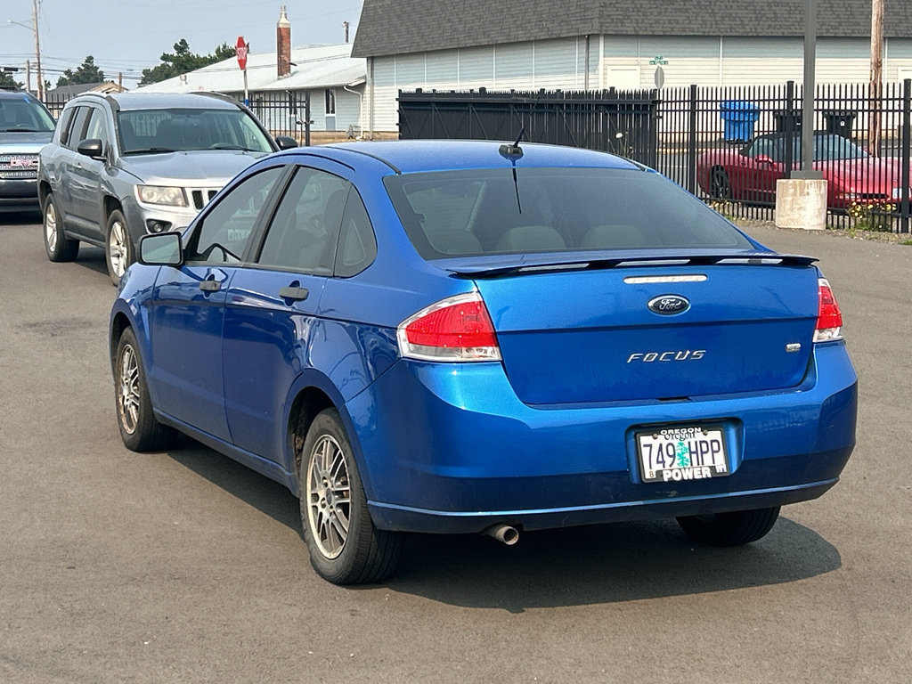 Used 2010 Ford Focus SE FWD image 11