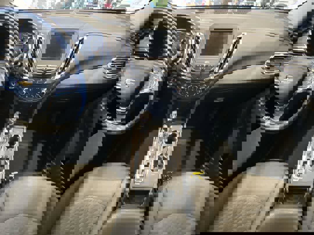 Used 2020 Chevrolet Equinox LT w/ Driver Convenience Package image 23