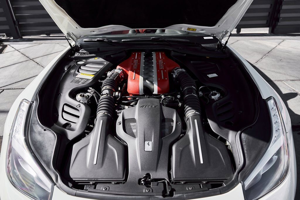 Used 2019 Ferrari GTC4Lusso AWD/4WD image 16