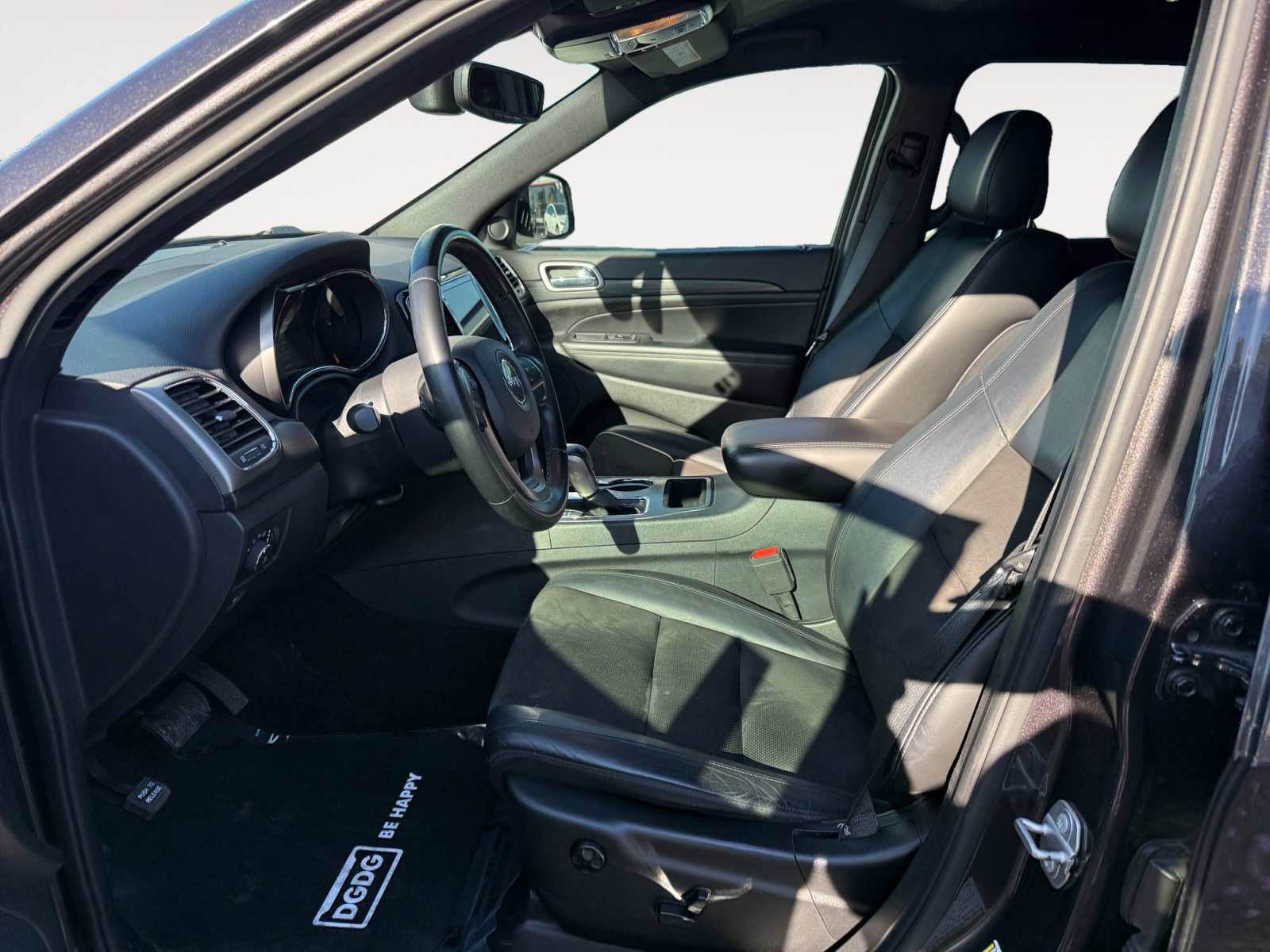 Used 2020 Jeep Grand Cherokee Altitude image 10