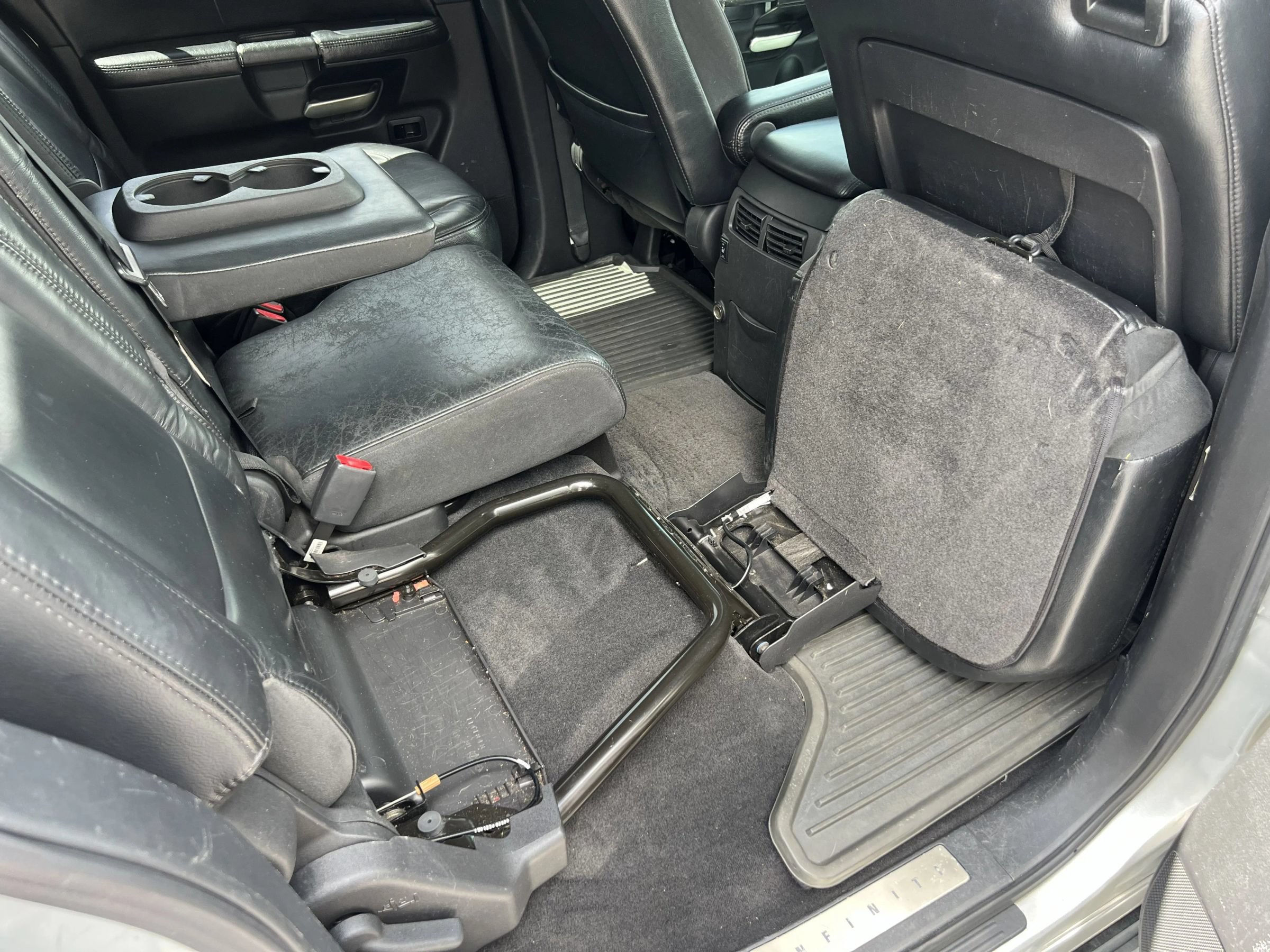 Used 2010 INFINITI QX56 4WD w/ Technology Pkg image 39