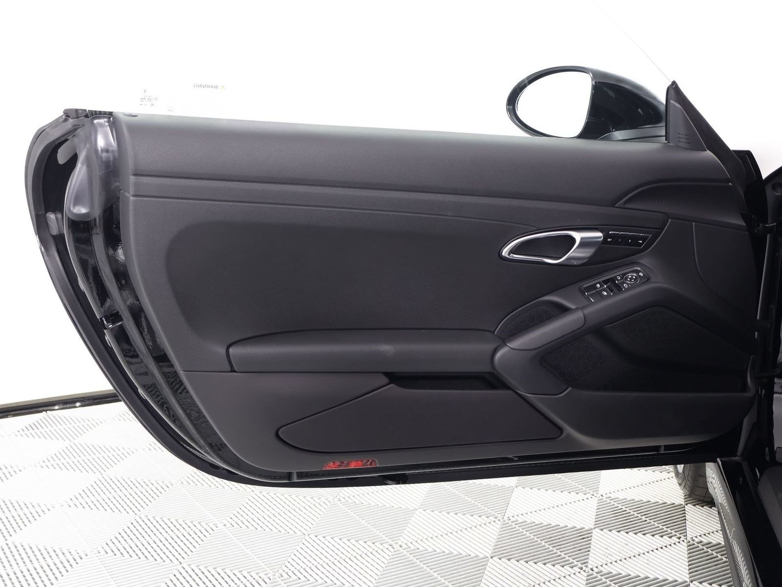 Certified 2023 Porsche 718 Boxster RWD image 18