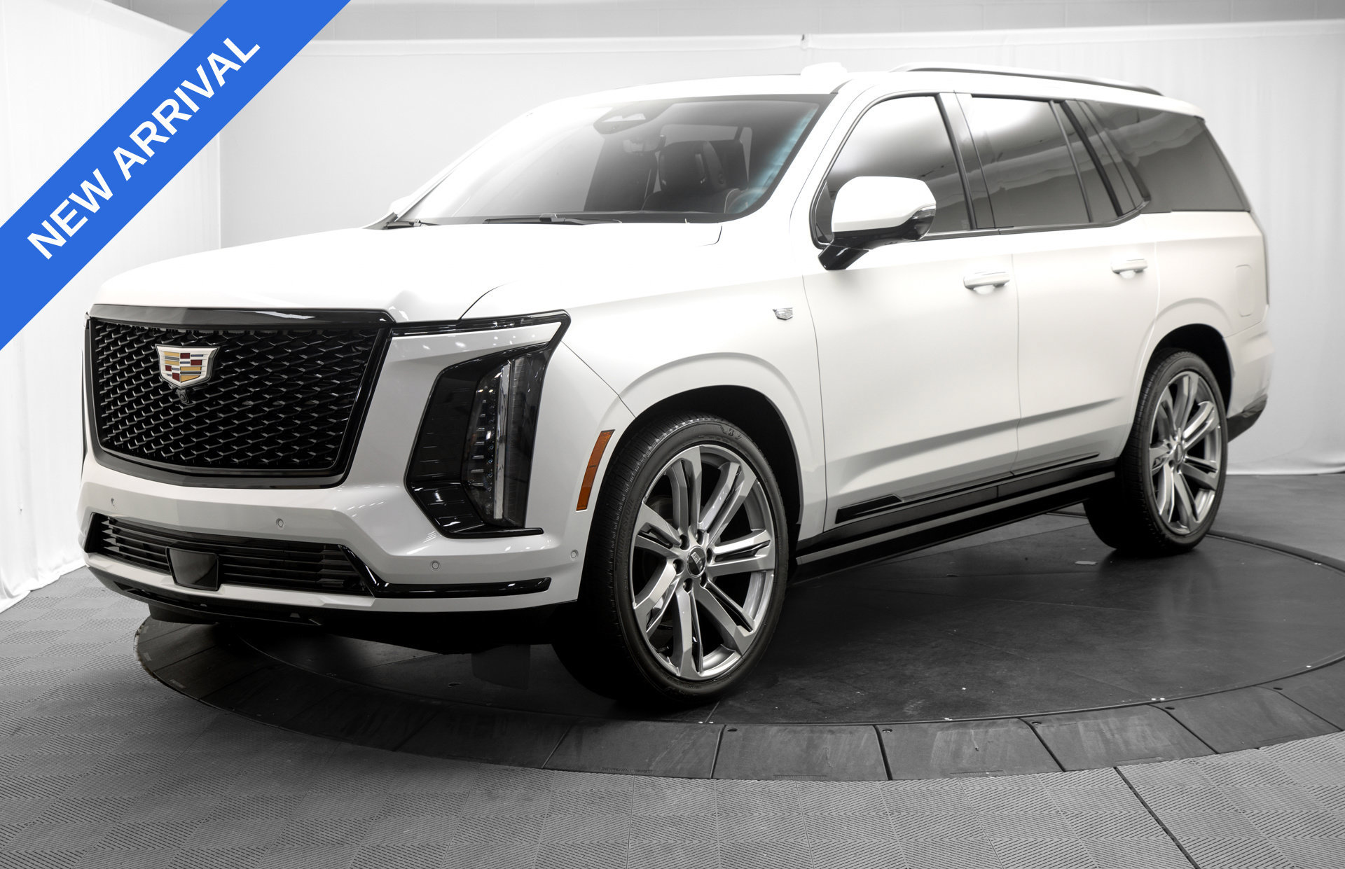 Used 2025 Cadillac Escalade Sport Platinum w/ LPO, Floor Liner Package AWD/4WD image 3