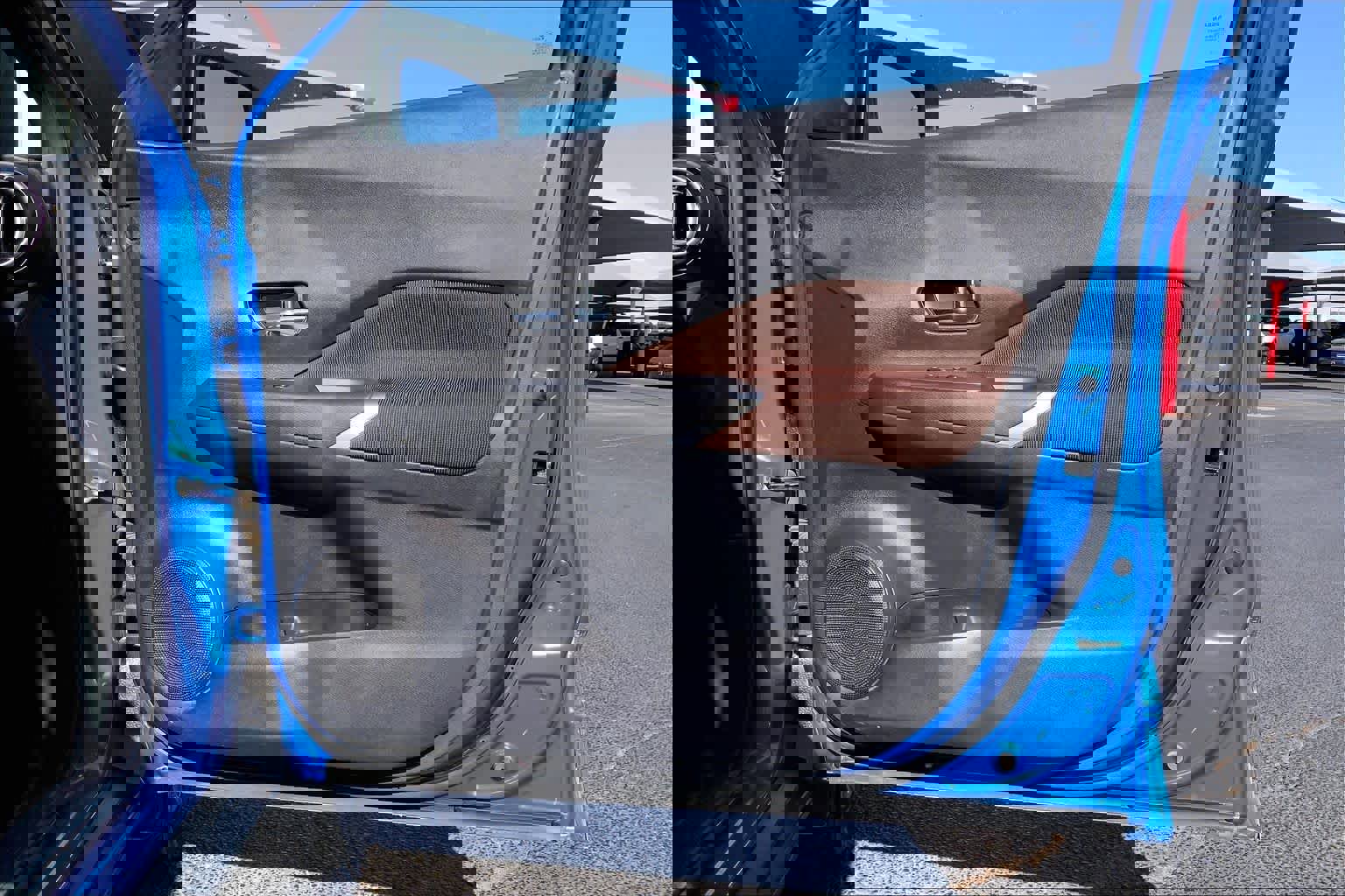 Used 2023 Nissan Kicks SR image 23