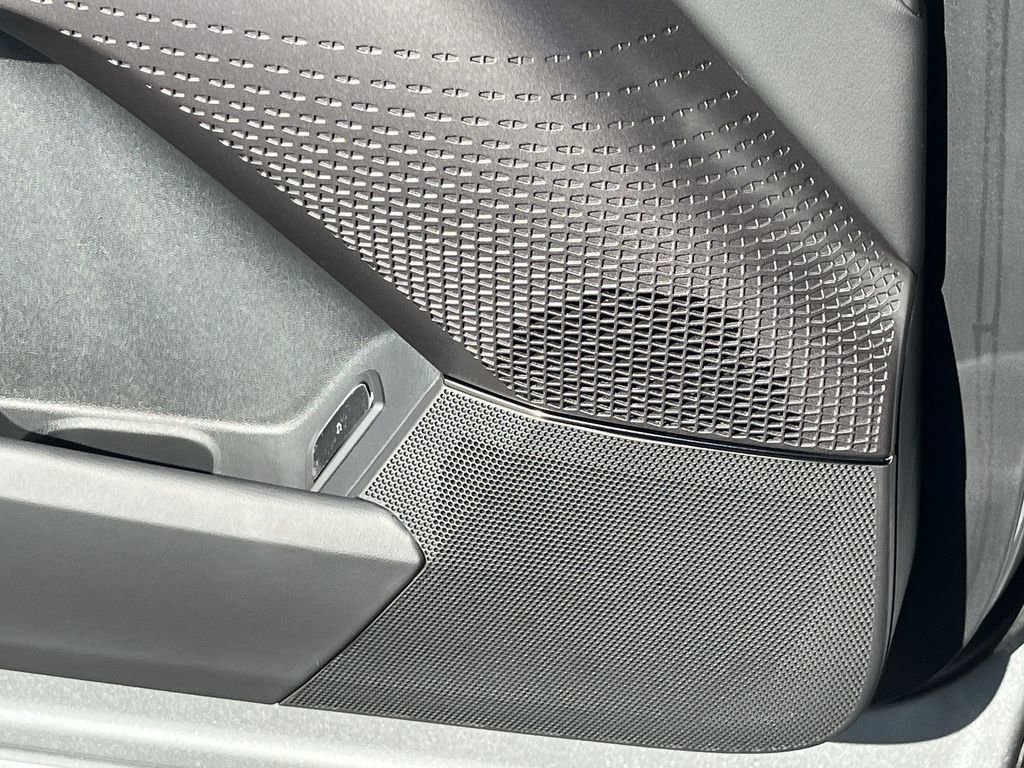 New 2025 Cadillac Lyriq Sport image 17