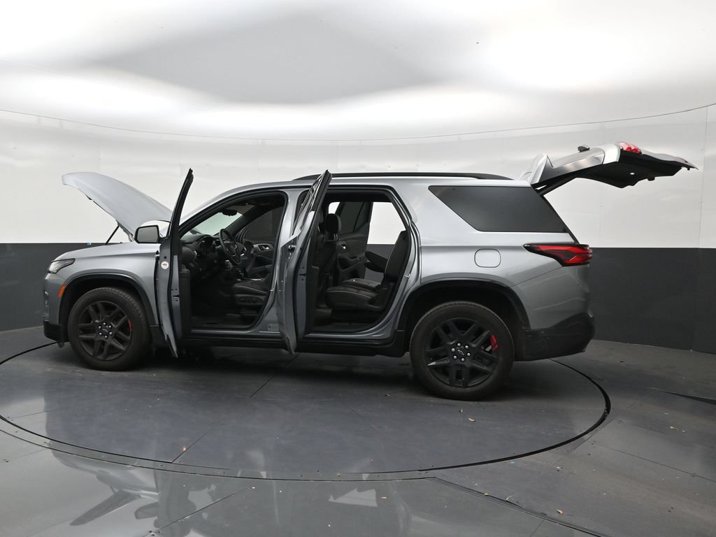 Used 2023 Chevrolet Traverse Premier w/ Redline Edition FWD image 29