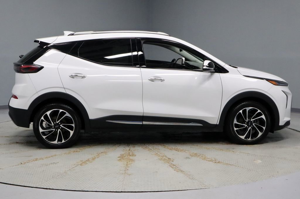 Used 2023 Chevrolet Bolt EUV Premier image 11
