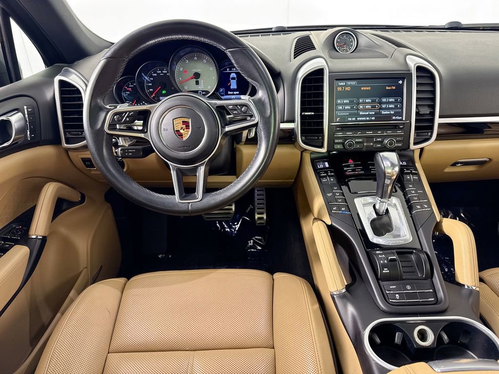Used 2016 Porsche Cayenne S image 28