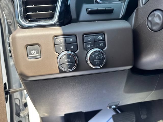 Used 2025 GMC Sierra 1500 Denali w/ Denali Reserve Package AWD/4WD image 10
