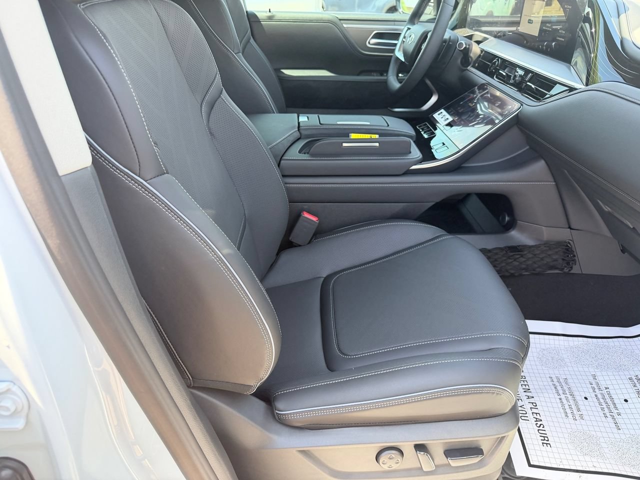 New 2027 INFINITI QX80 Luxe w/ Cargo Package AWD/4WD image 12