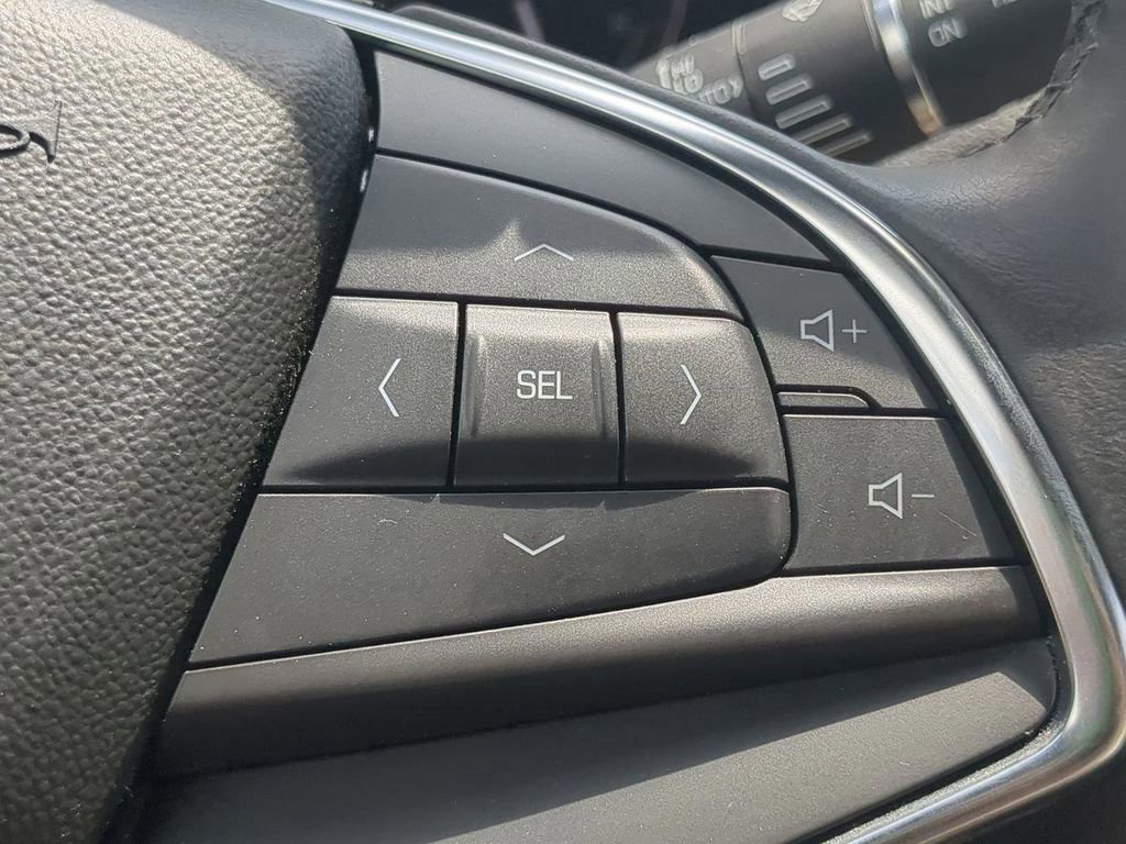 Used 2018 Cadillac XT5 AWD image 25