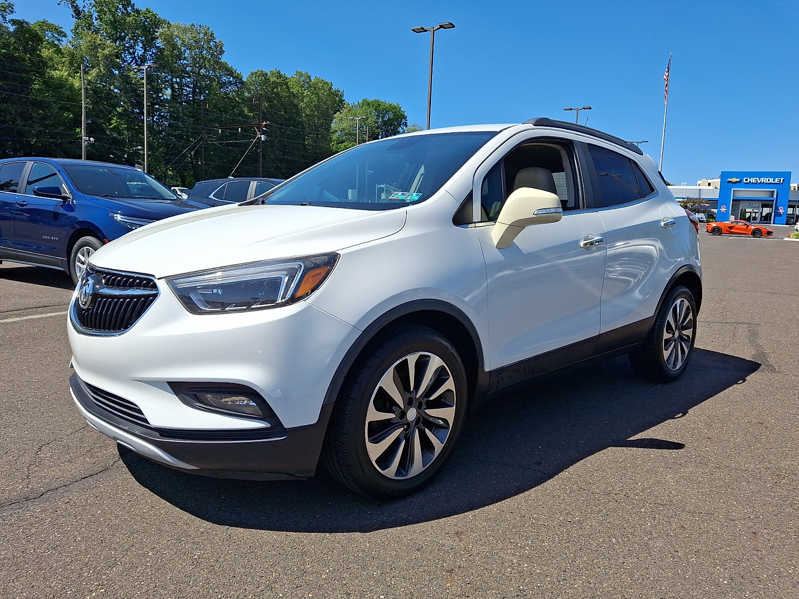 Used 2017 Buick Encore Essence FWD image 3