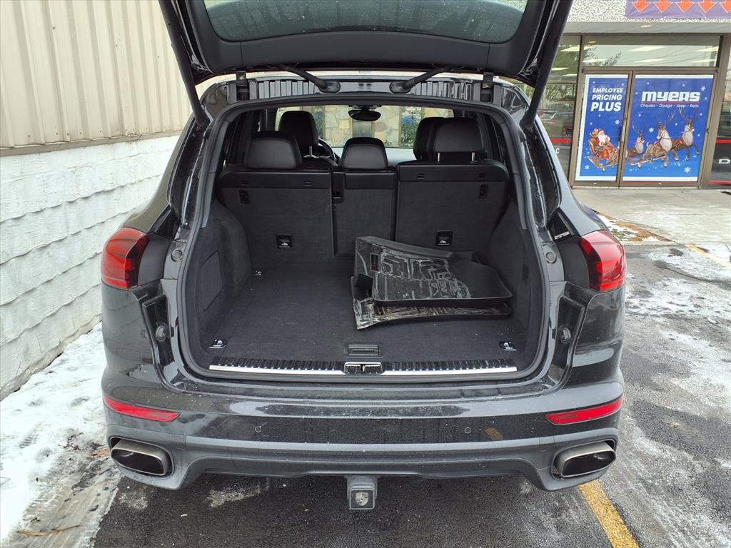 Used 2017 Porsche Cayenne Platinum Edition image 33