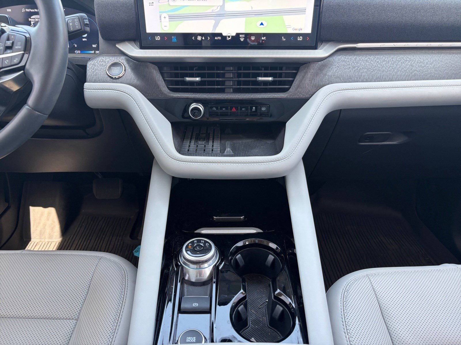 Used 2025 Ford Explorer Platinum w/ LUX Leather Package AWD/4WD image 18
