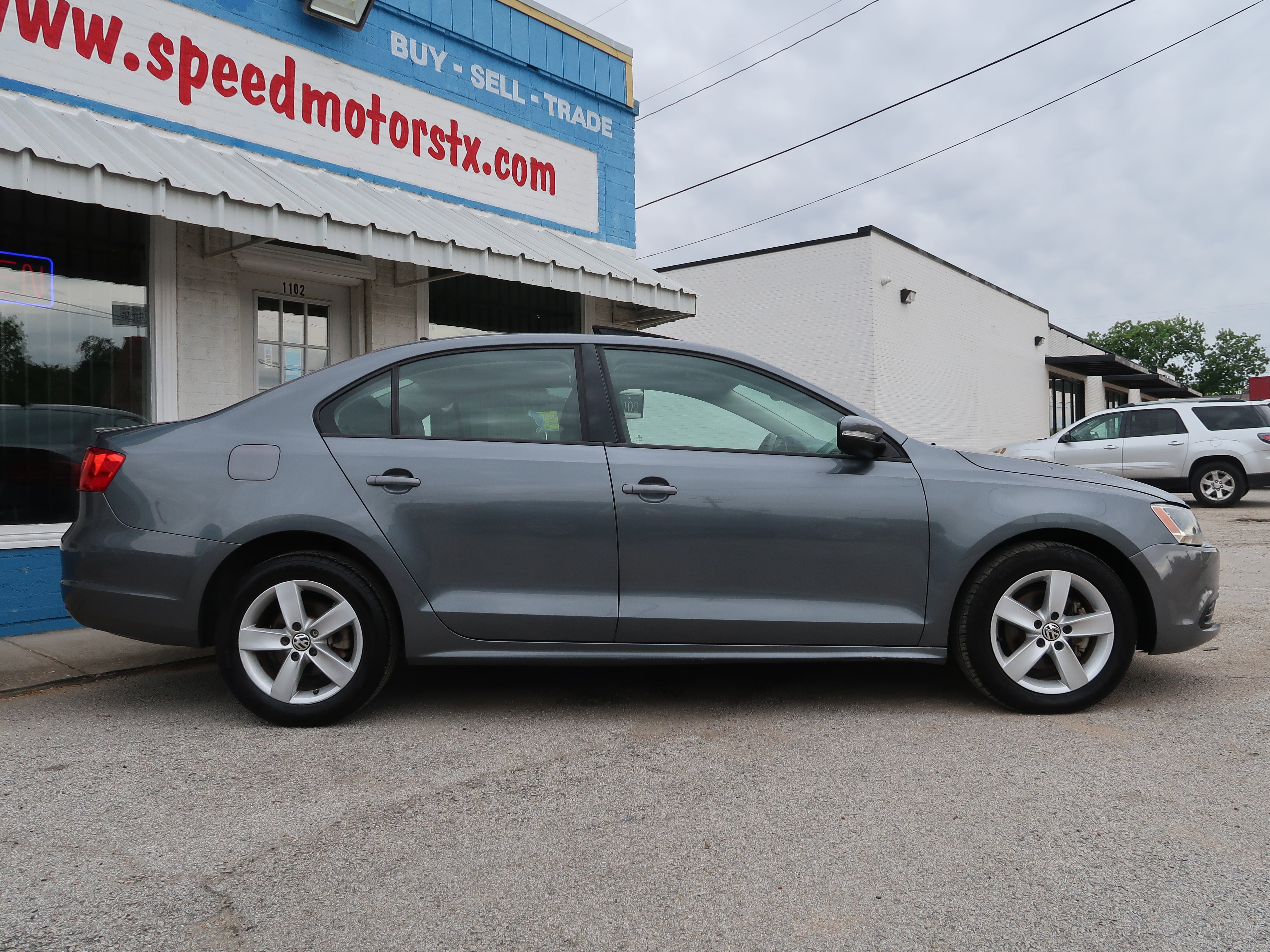 Used 2012 Volkswagen Jetta TDI FWD image 4
