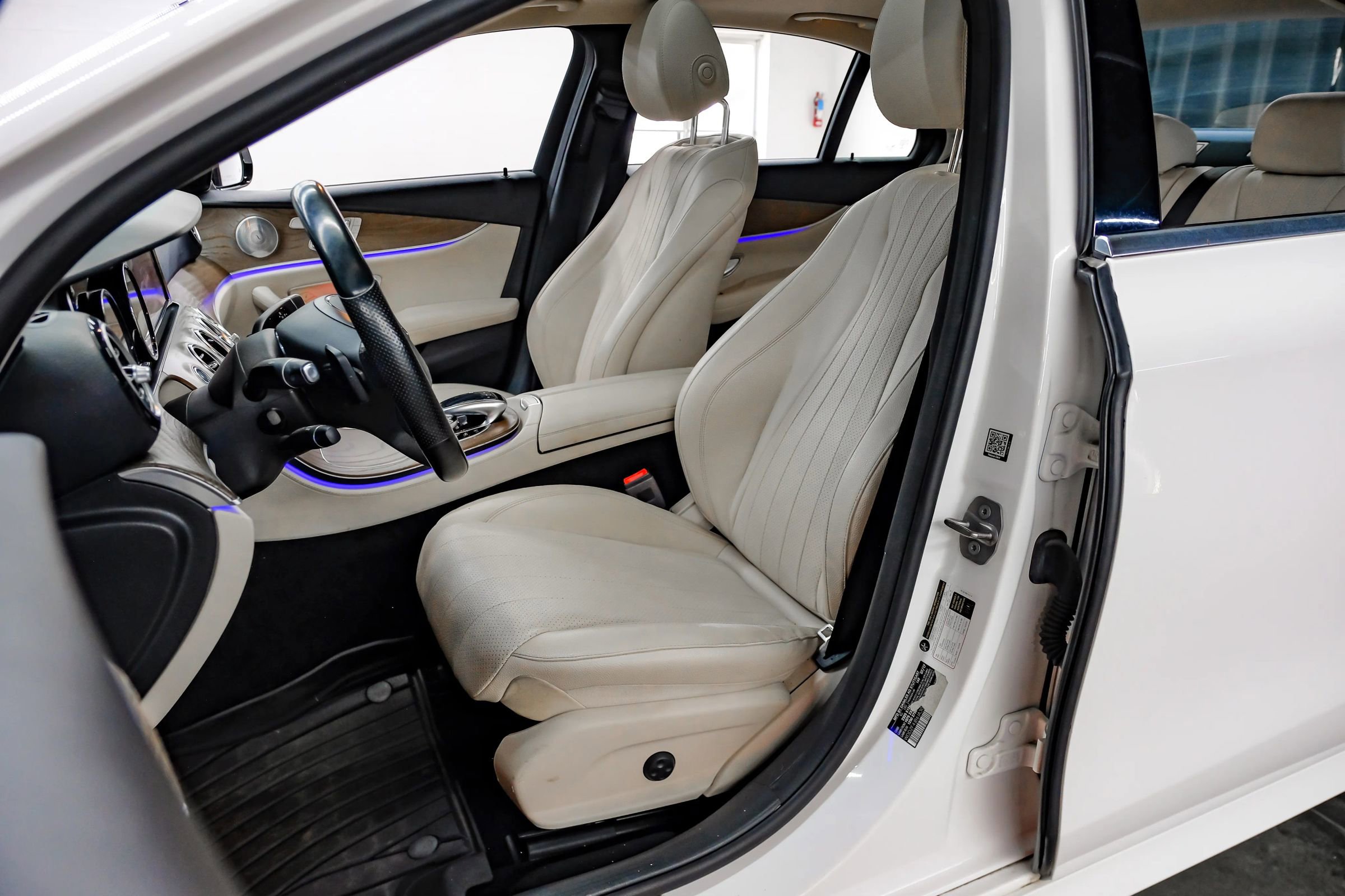 Used 2018 Mercedes-Benz E 300 w/ Premium 1 Package image 40