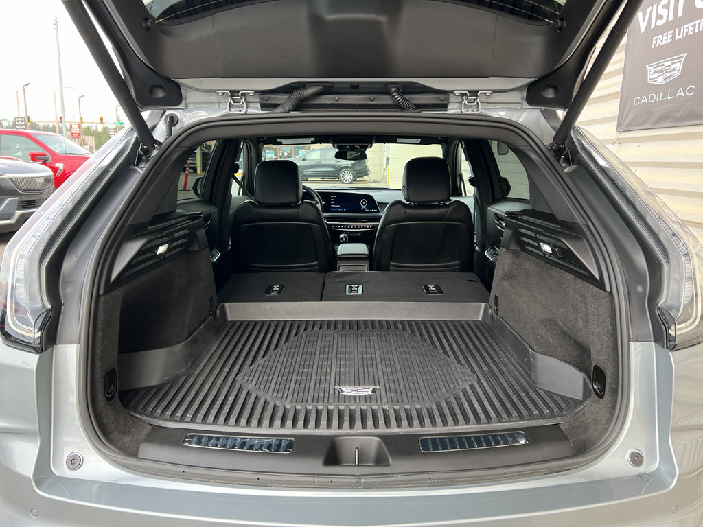 Used 2025 Cadillac XT4 Sport image 16