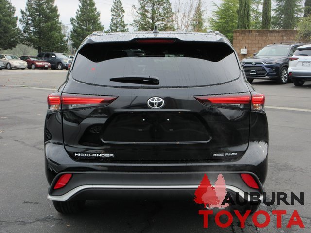 New 2026 Toyota Highlander XSE image 3