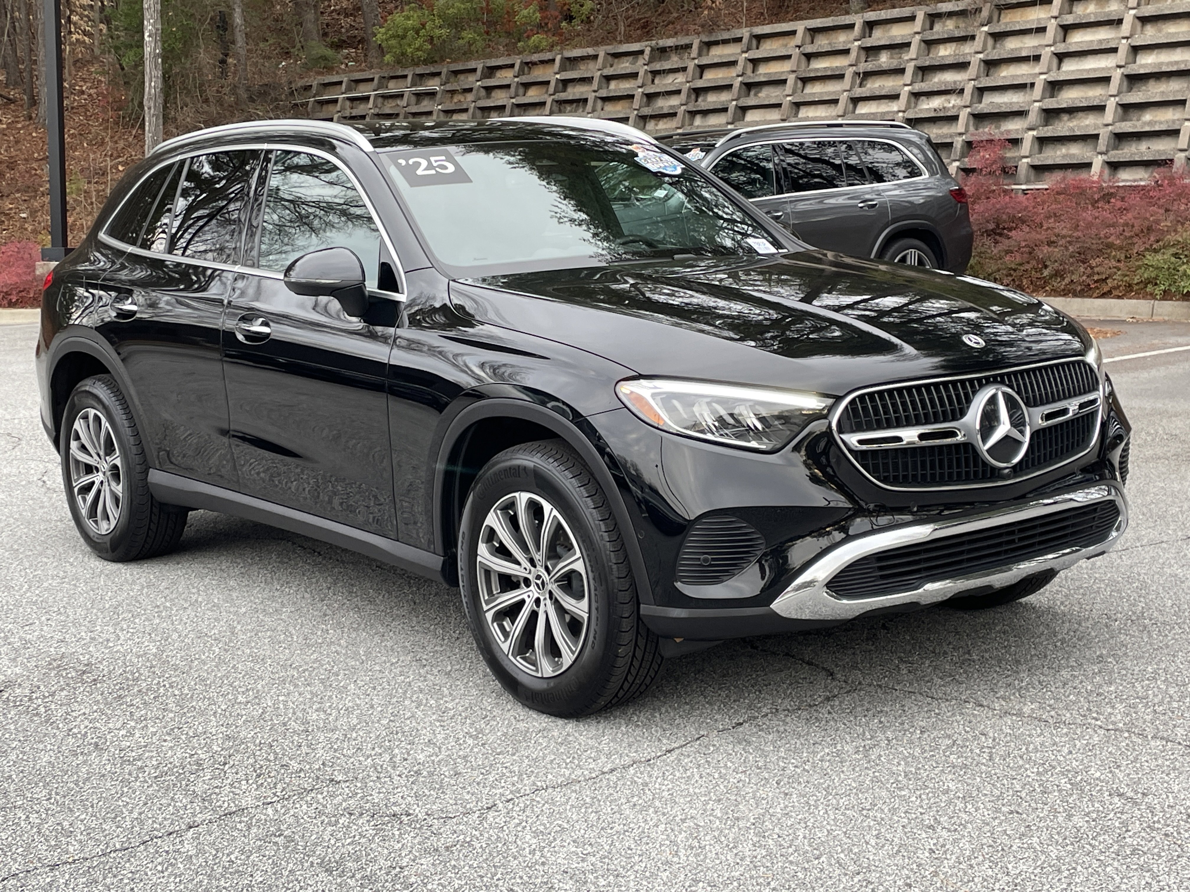 Certified 2025 Mercedes-Benz GLC 300 4MATIC image 4