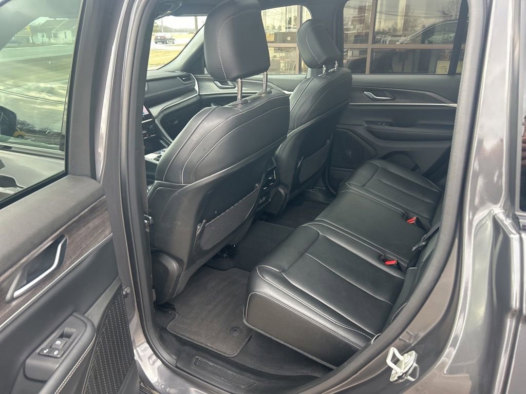 Used 2024 Jeep Grand Cherokee Limited image 16