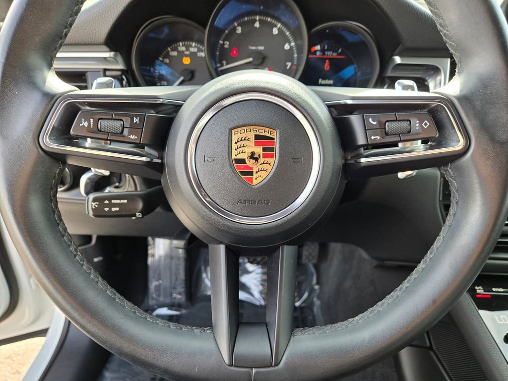 Used 2022 Porsche Macan AWD/4WD image 24